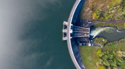 Barrage Hydroélectrique Dans Le Cantal