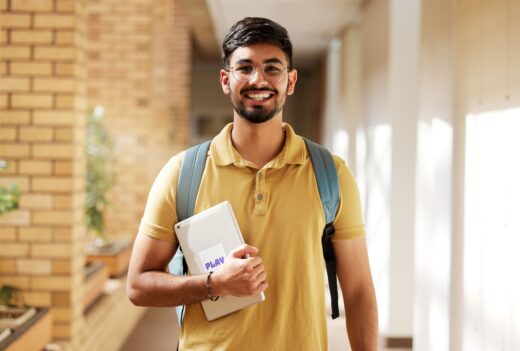 étudiant Souriant